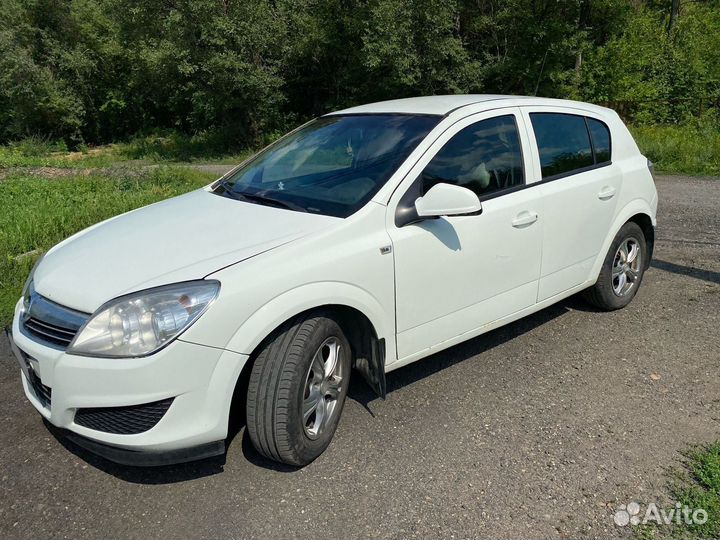 Opel Astra 1.8 МТ, 2010, 195 350 км