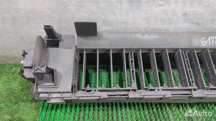 Воздухозаборник Mercedes Benz E-class W211 2004