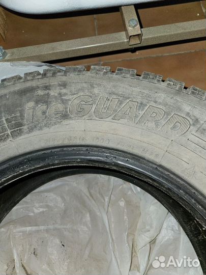 Yokohama IceGuard Stud IG65 215/70 R16