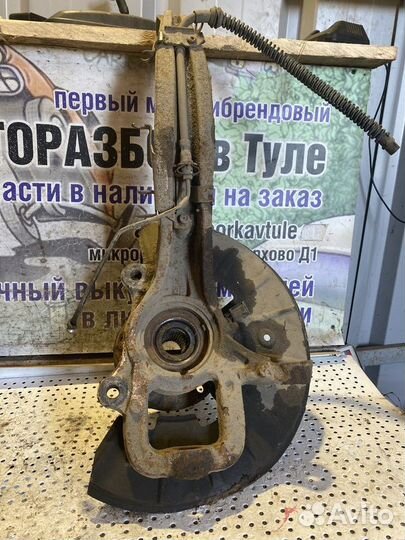 Кулак поворотный передний правый Audi Q7