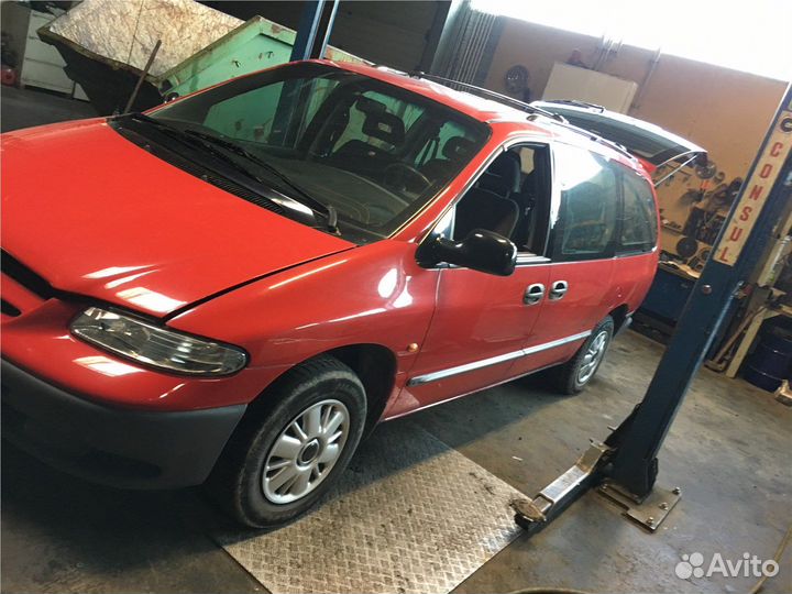 Разбор на запчасти Chrysler Voyager