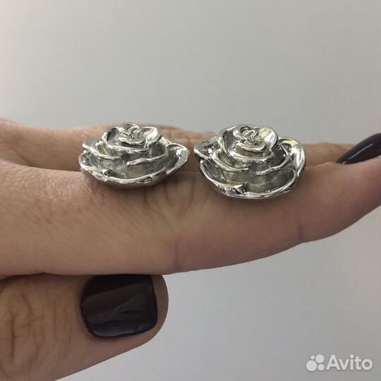 Серьги камелии стиль Chanel