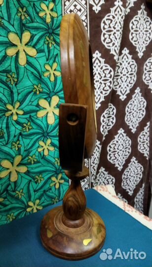 Зеркало в деревянной раме с инкрустацией. Индия