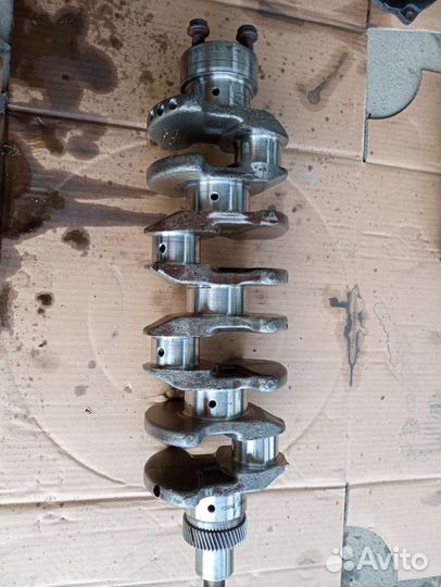 Коленвал двигателя TD 23/25/27