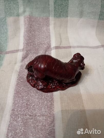 Статуэтка тигр тёмно-красный 7 на 5 см