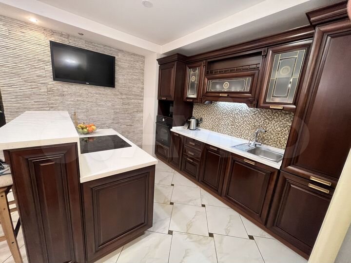 4-к. квартира, 137,2 м², 10/10 эт.