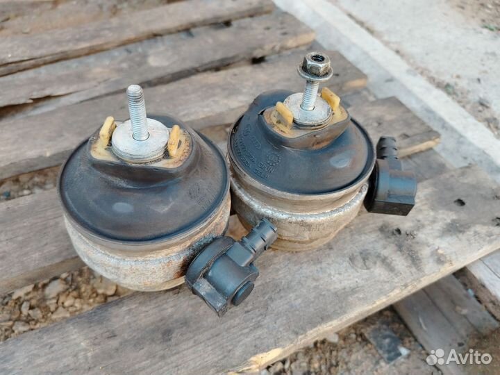 Опоры двигателя Audi A6 Allroad 2.5 TDI 8E0199379E