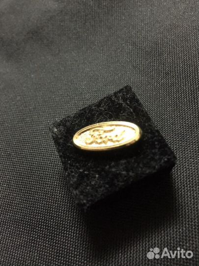 Значки брендовые нагрудные