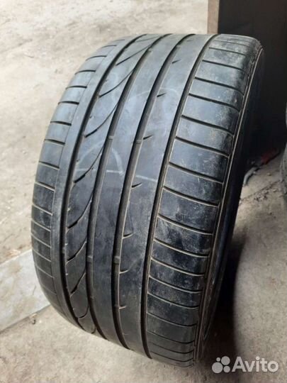 Bridgestone Potenza RE050A 285/35 R20