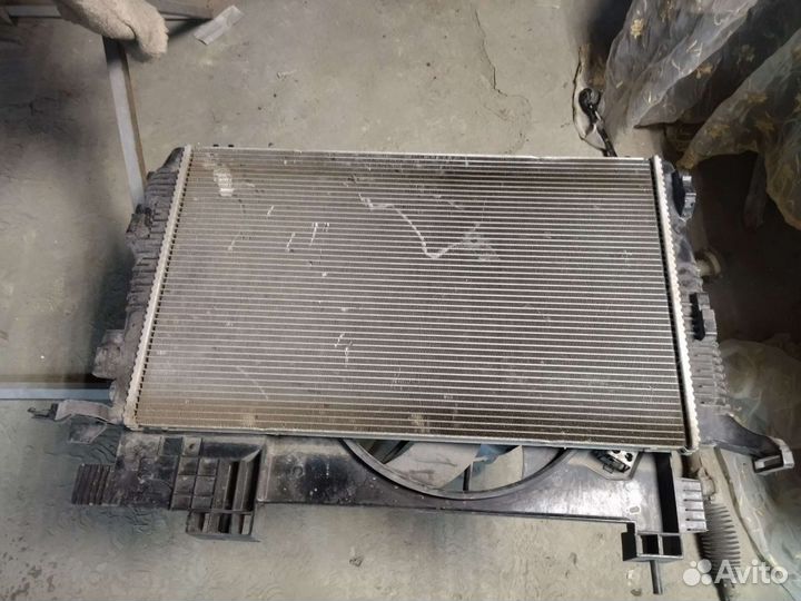 Радиатор охлаждения двигателя Renault Duster M/T д