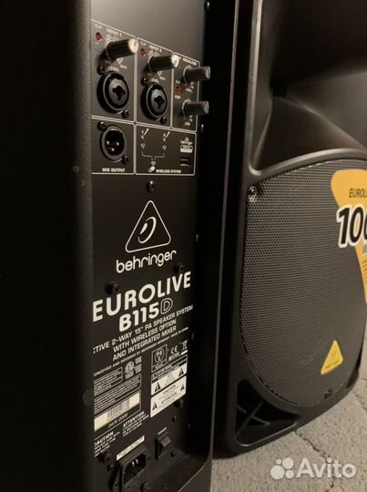 Активная акустическая система Behringer B115