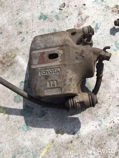 Тормозной суппорт Тойота corolla