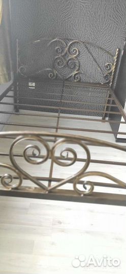 Кровать кованая