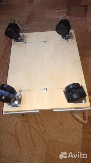 Подставка на колёсах для системного блока