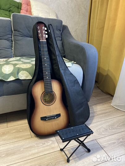 Акустическая гитара