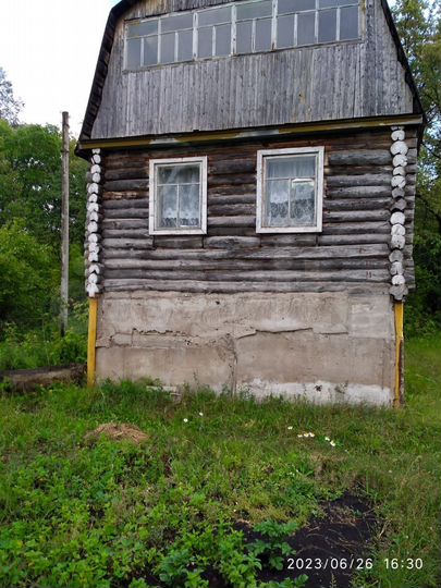 Дом 25 м² на участке 4 сот.