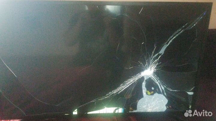 Телевизор на запчасти, торг уместен