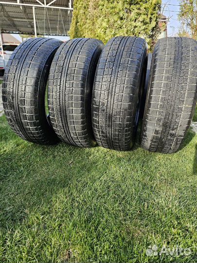 Toyo Winter Tranpath MK4a 215/60 R17 96Q