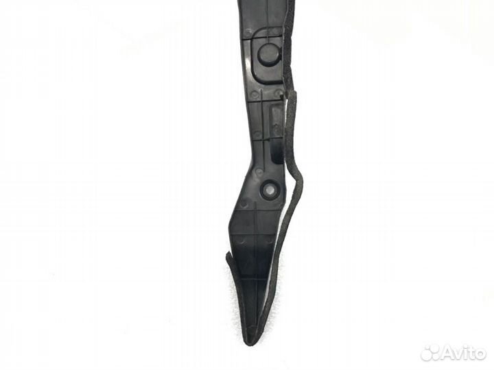 Пыльник крыла правый Chevrolet Cruze седан 1.6