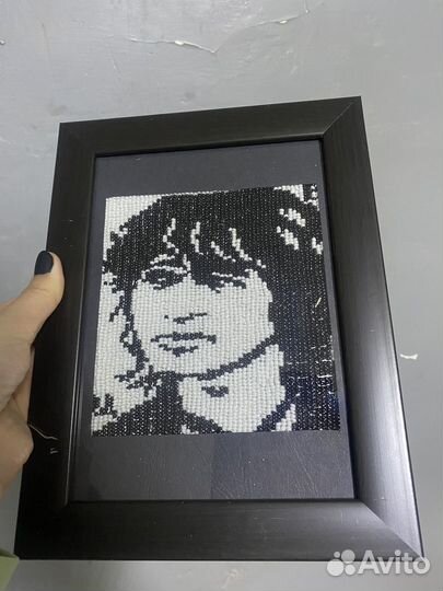 Виктор Цой из бисера