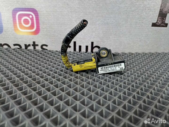 Датчик удара передний Honda Civic 5d 2006-2011