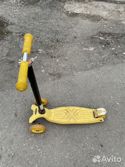 Самокат детский со светящимися колесами