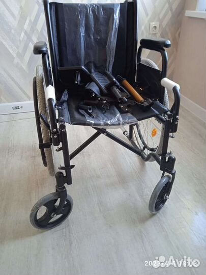 Инвалидная коляска новая