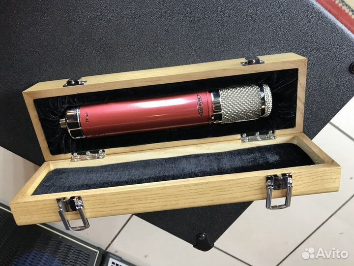 Avantone CV-12 Tube Condenser Microphone