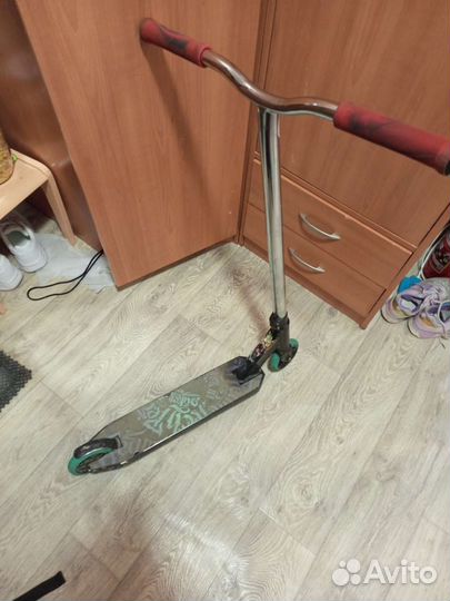 Трюковой самокат кастом парк