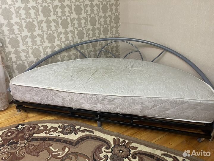 Круглая кровать