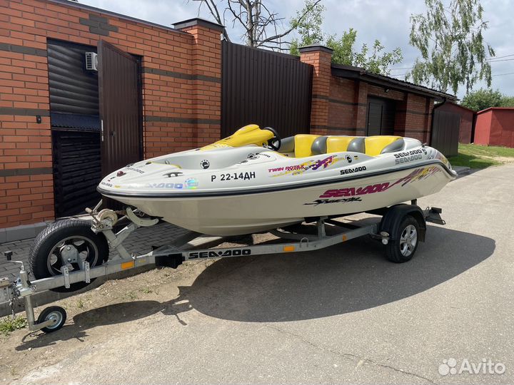 Катер BRP Sea-Doo