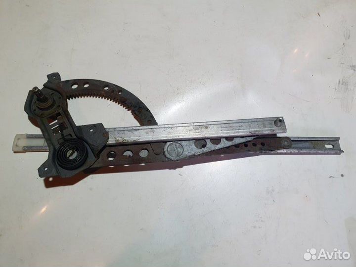 Стеклоподъемник задний правый Bmw 7 E23