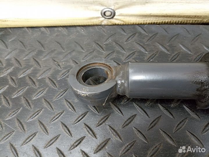 1938630 Цилиндр подъема кабины Scania 5-series