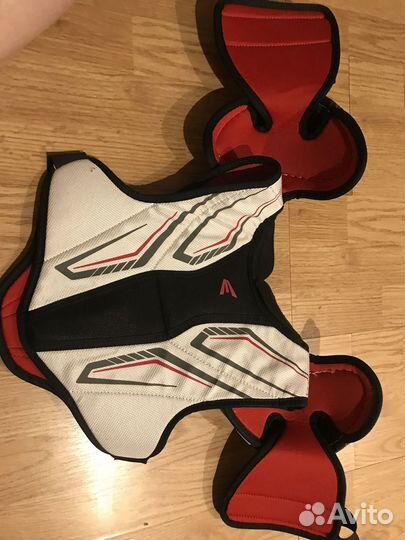 Нагрудник детский easton