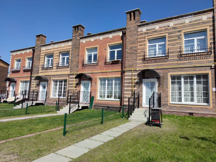 Таунхаус 48,2 м² на участке 1 сот.