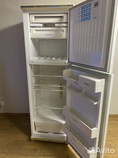 Холодильник бу Стинол