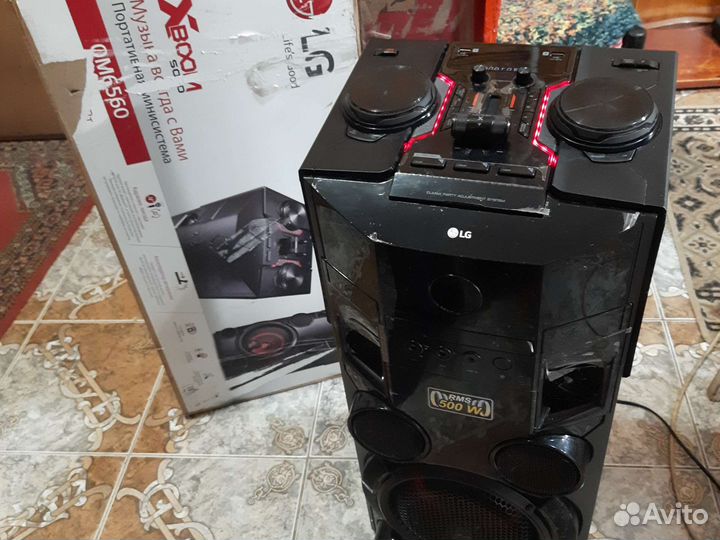 Музыкальная колонка LG OM6560