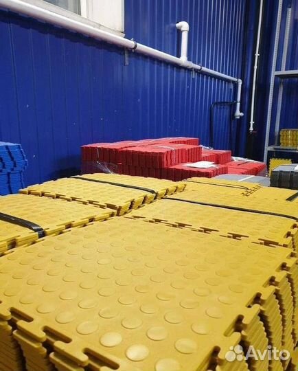 Модульная пвх плитка в автосервис / сто