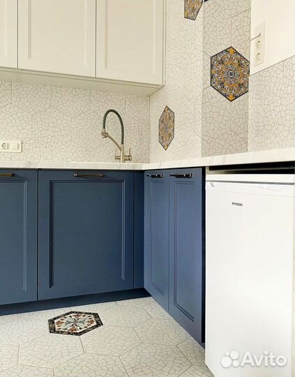 Кухни в новостройку с антресолями