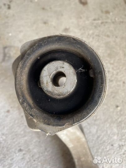 Рычаг передний правый VW Touareg Nf 2012