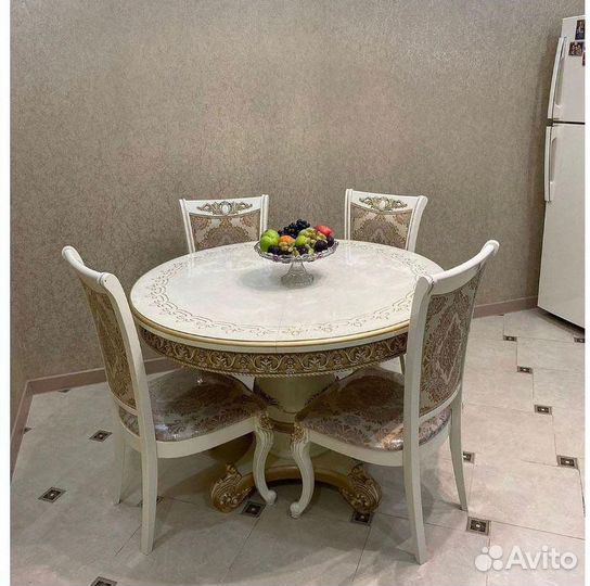 Комплект стол и стулья