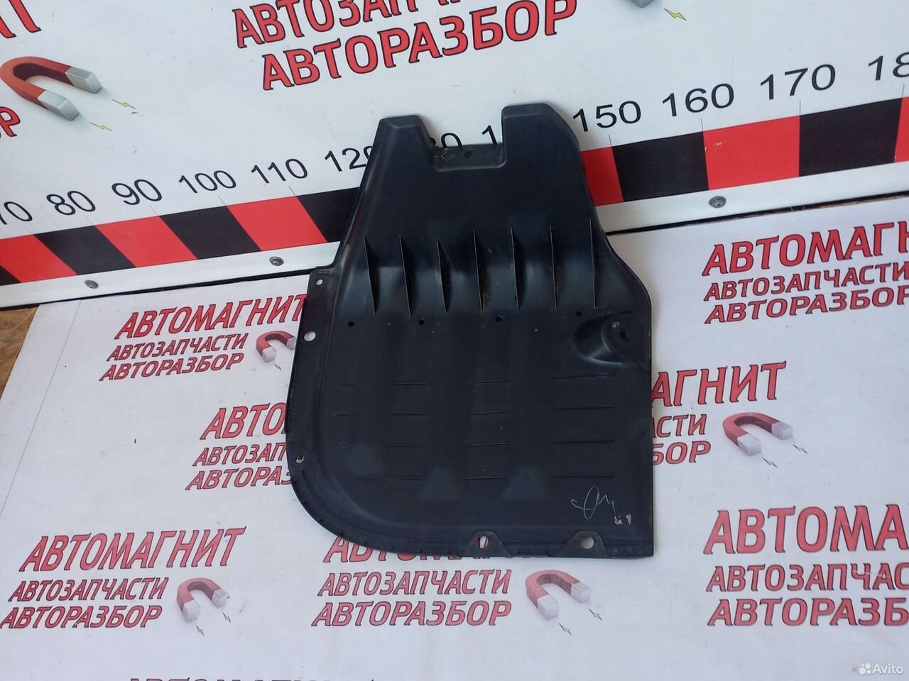 Пыльник заднего бампера левый Хендай Соната 8 DN