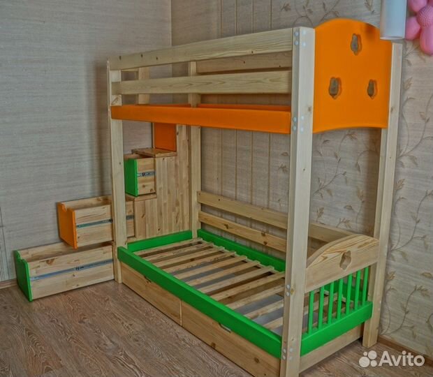 Двухъярусная кровать Пирамидка с ящиками цветная