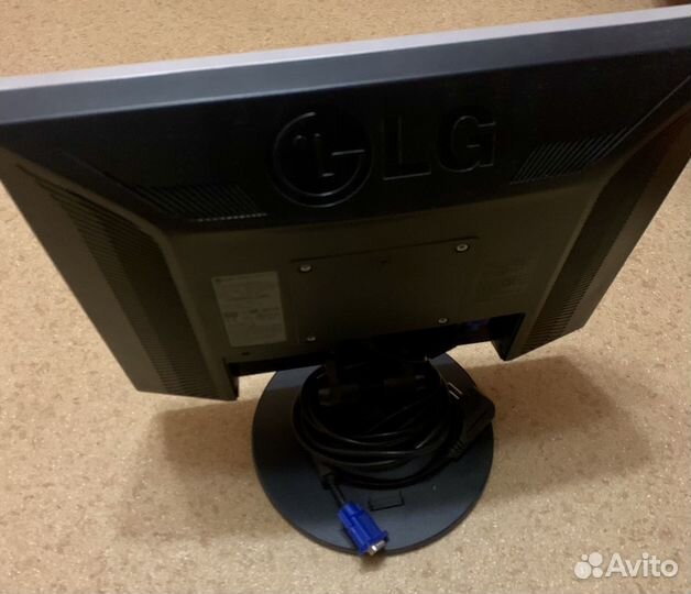 Монитор LG flatron L1951SQ