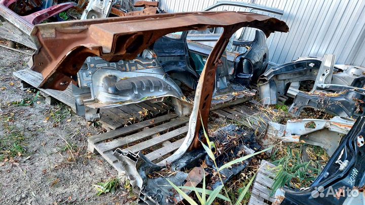 Порог левый со средней стойкой.Ford Ecosport.2014г