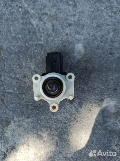 Датчик положения кузова Toyota 8940860030