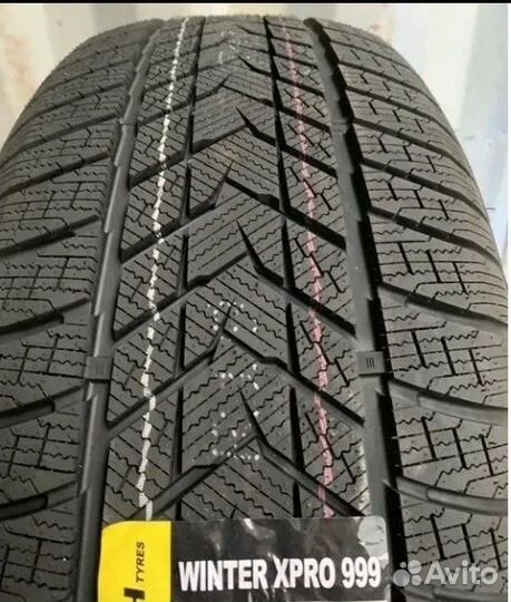 Roadmarch Winter XPro 999 235/45 R18