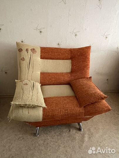 Диваны и кресло бу в хорошем состояние