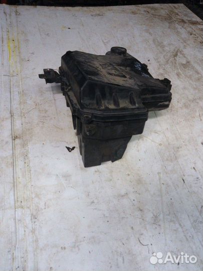 Корпус блока предохранителей Audi A6 C6 4F
