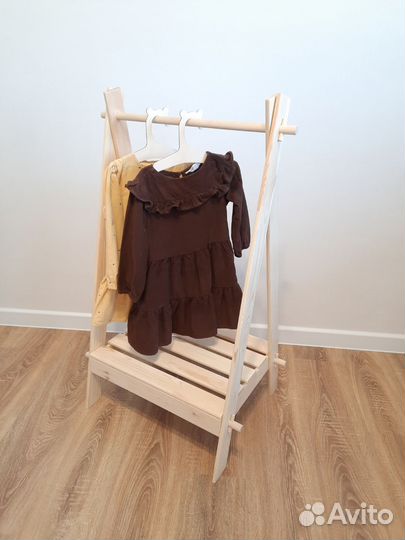 Детская вешалка для одежды